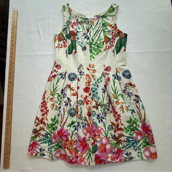 Gabby Style Dresses & Skirts - Gabby Style Floral Fit and Flare Sleeveless Dress 8P